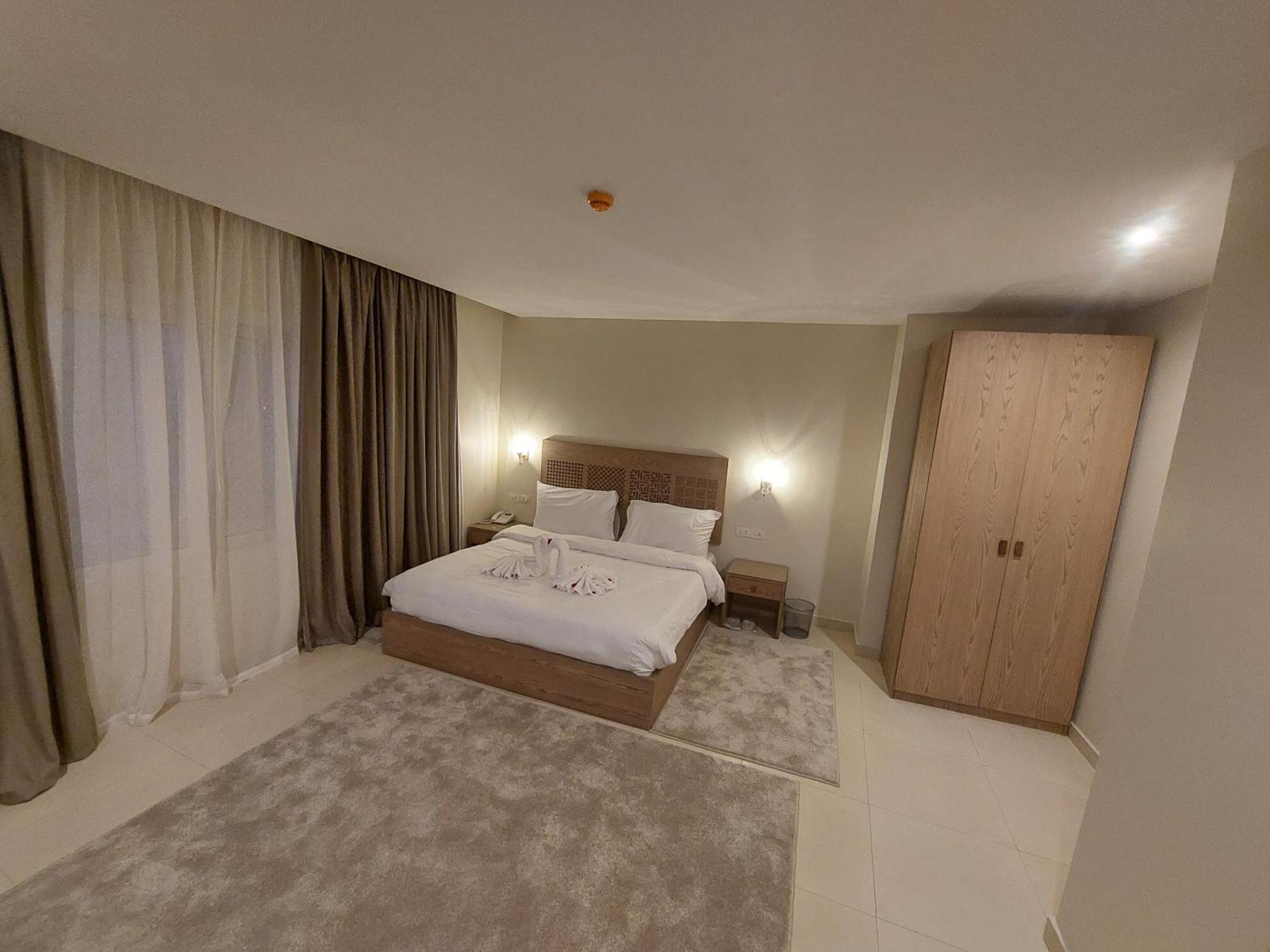 Doudou Pyramids View Hotel Kafret el-Gabal Extérieur photo