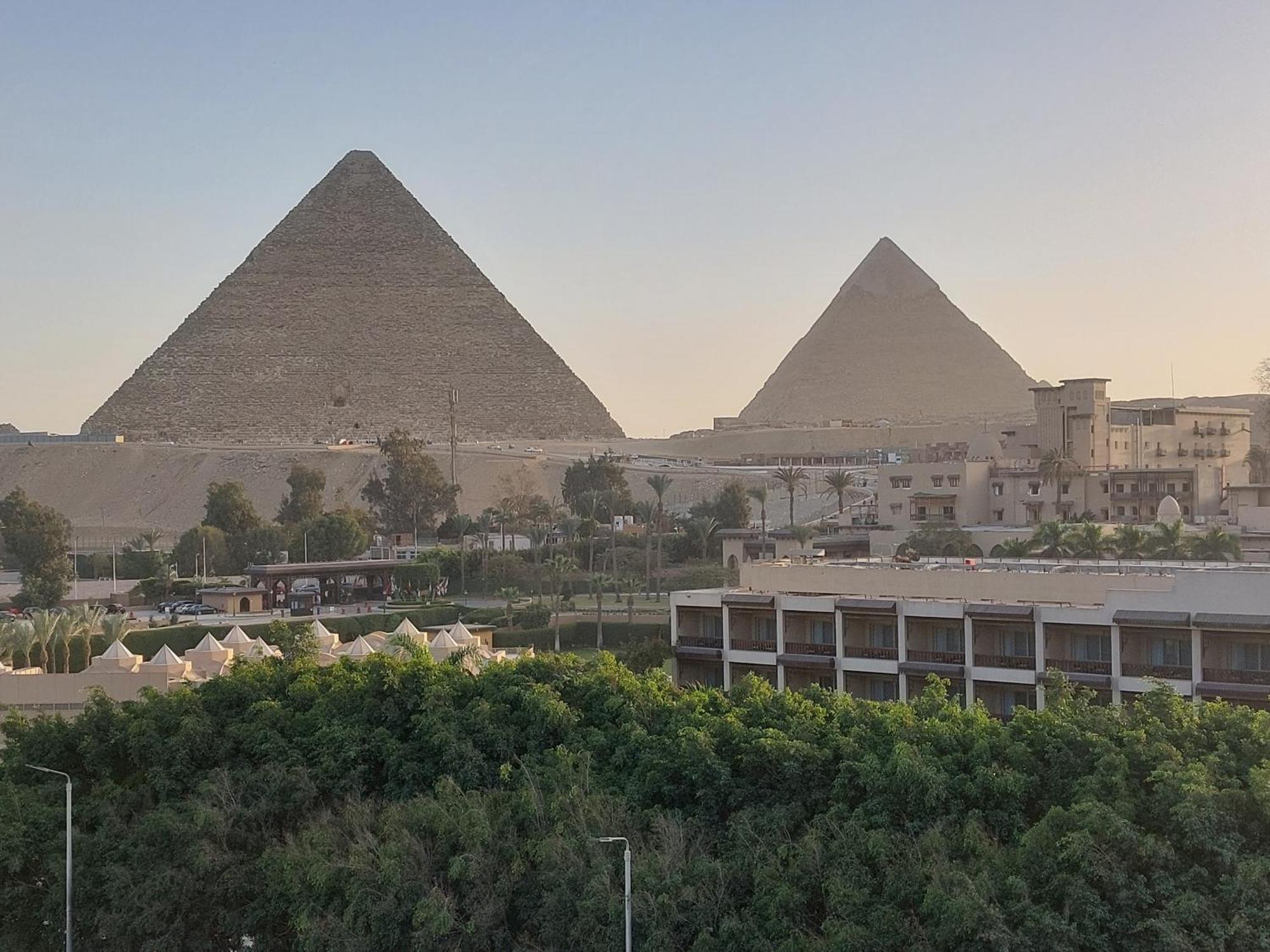 Doudou Pyramids View Hotel Kafret el-Gabal Extérieur photo