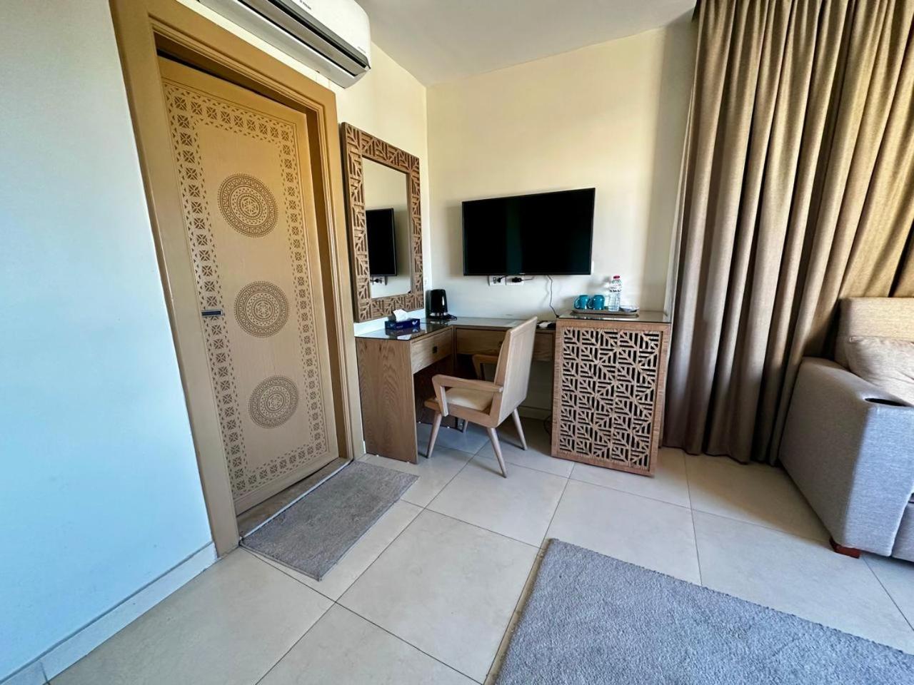 Doudou Pyramids View Hotel Kafret el-Gabal Extérieur photo